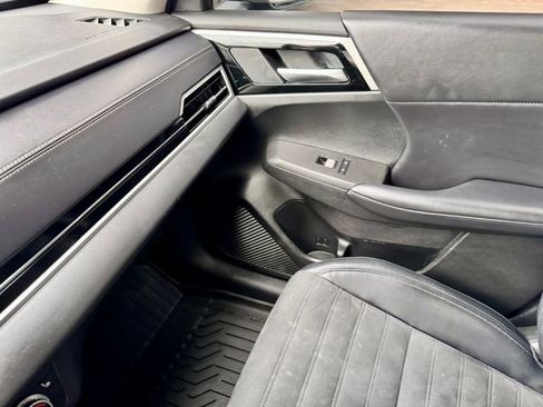 Used 2024 Mitsubishi Outlander SE image 15