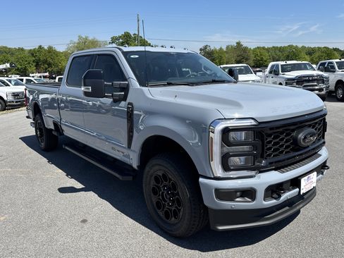 New 2026 Ford F350 Lariat w/ Black Appearance Package AWD/4WD image 4