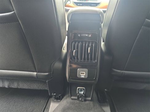 Used 2023 Jeep Compass Limited image 27