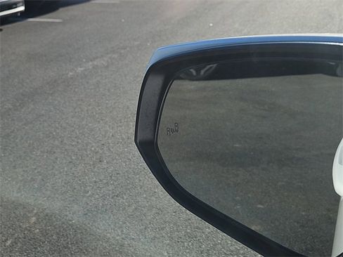 Used 2022 Toyota RAV4 LE image 18