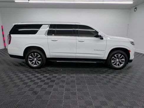 Used 2022 Chevrolet Suburban LT w/ LT Signature Plus Package AWD/4WD image 7