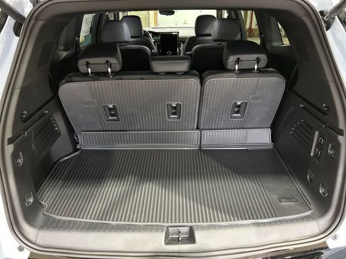New 2026 GMC Acadia Denali w/ Super Cruise Package AWD/4WD image 12