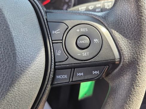 Used 2021 Toyota RAV4 LE FWD image 22