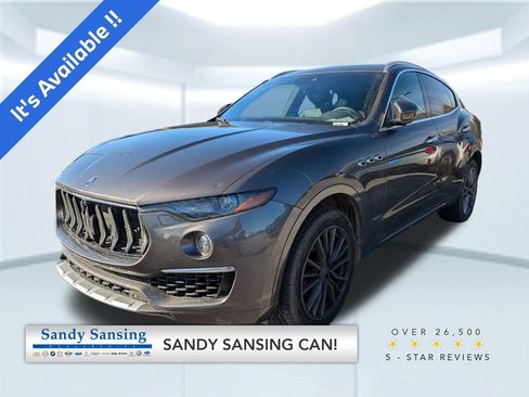 Used 2019 Maserati Levante GranLusso image 1