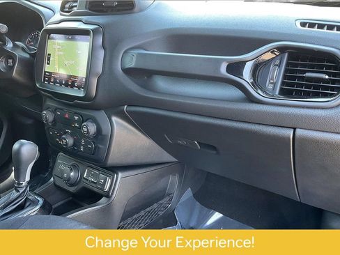 Used 2022 Jeep Renegade Altitude w/ Convenience Group AWD/4WD image 17