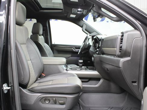 Used 2023 Chevrolet Silverado 1500 ZR2 w/ Technology Package image 34