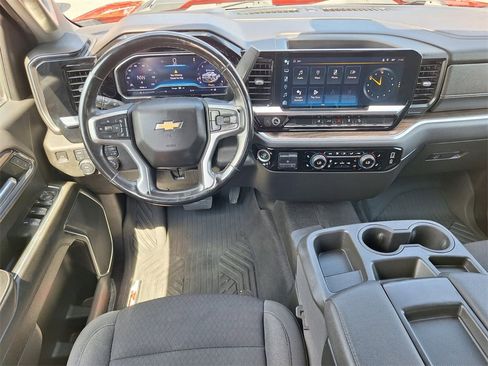 Used 2024 Chevrolet Silverado 2500 LT image 9
