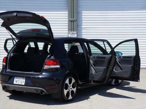 Used 2011 Volkswagen Golf 4-Door image 17