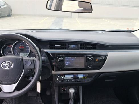 Used 2016 Toyota Corolla LE FWD image 9