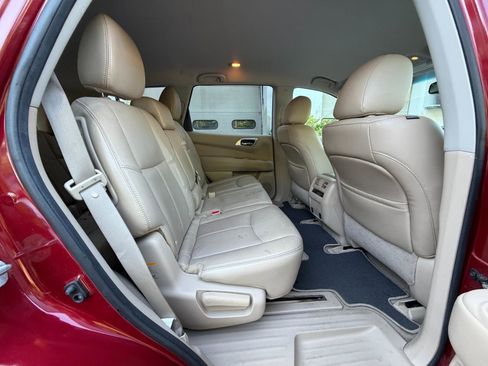 Used 2014 Nissan Pathfinder SL w/ Trailer Tow Package AWD/4WD image 34