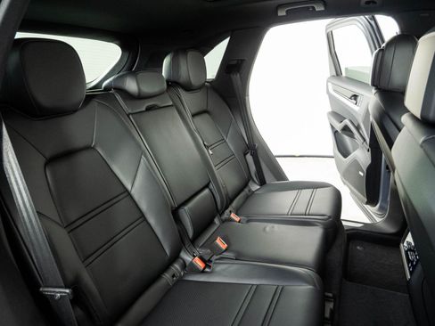 New 2026 Porsche Cayenne AWD/4WD image 23