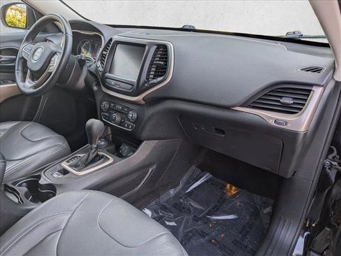 Used 2017 Jeep Cherokee Latitude w/ Safety/Convenience Group image 20