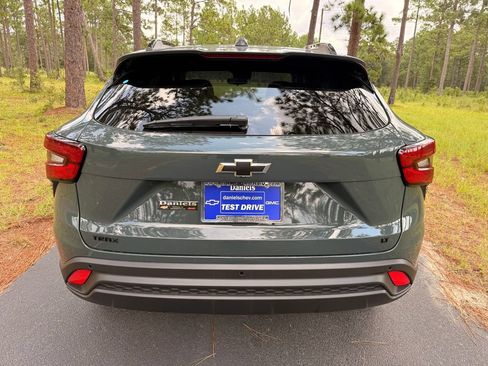New 2026 Chevrolet Trax LT w/ Driver Confidence Package FWD image 4