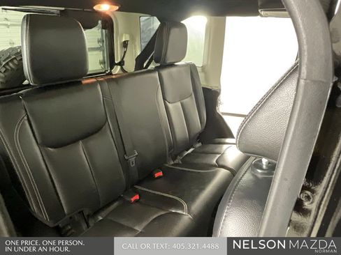 Used 2017 Jeep Wrangler Unlimited Rubicon AWD/4WD image 28