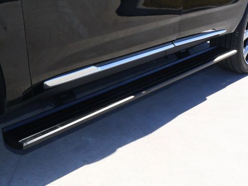 Used 2025 Cadillac Escalade Premium Luxury Platinum image 14