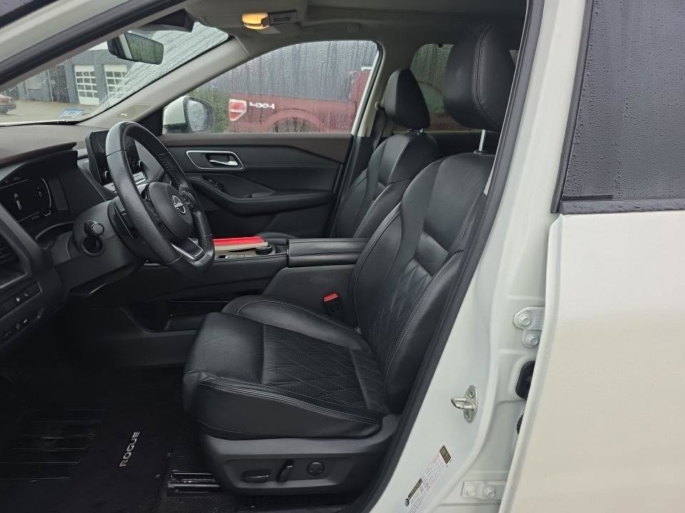 Used 2023 Nissan Rogue Platinum w/ Platinum Premium Package AWD/4WD image 12