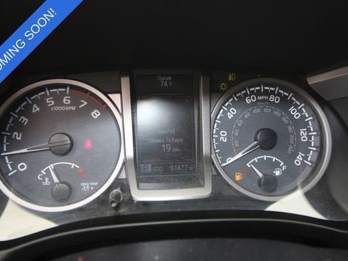 Used 2017 Toyota Tacoma SR5 AWD/4WD image 6