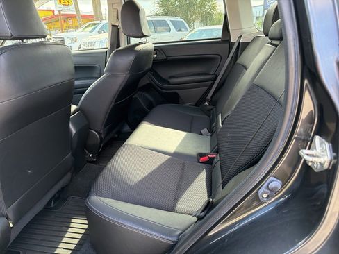 Used 2018 Subaru Forester 2.5i Premium image 12