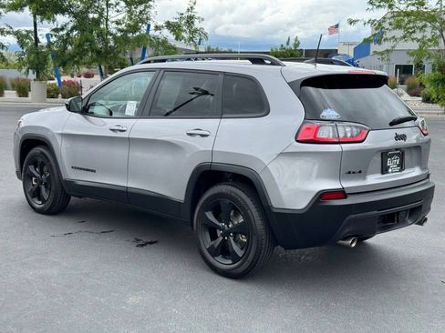 Used 2022 Jeep Cherokee Latitude Lux w/ Sun & Sound Group AWD/4WD image 5