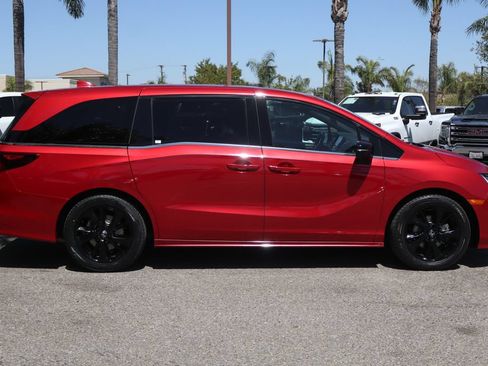 Used 2023 Honda Odyssey Sport image 10