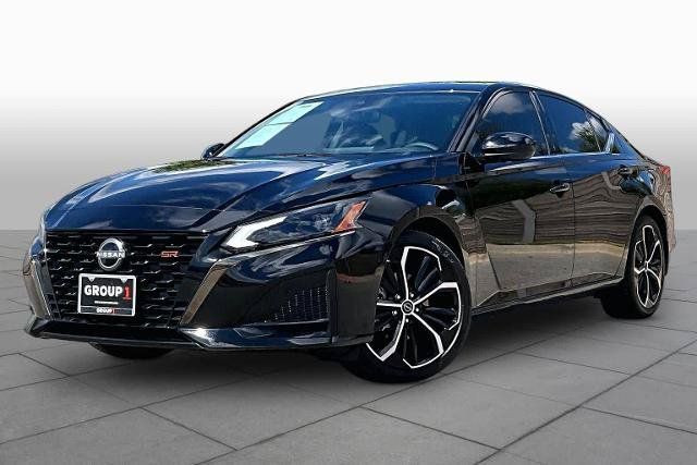 Certified 2025 Nissan Altima 2.5 SR w/ SR Premium Package FWD image 1