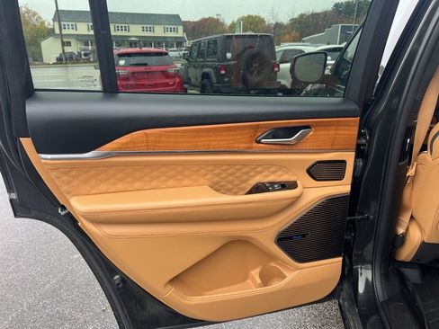 Certified 2023 Jeep Grand Cherokee L Summit image 15