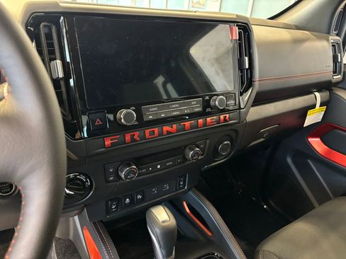 New 2025 Nissan Frontier PRO-4X w/ Pro Convenience Package image 17