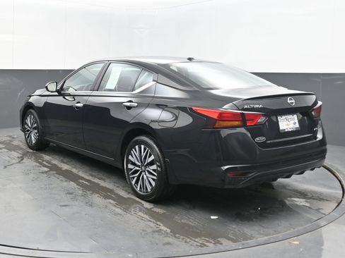 Certified 2025 Nissan Altima 2.5 SV image 6
