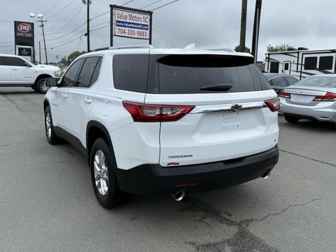 Used 2018 Chevrolet Traverse LT FWD image 4
