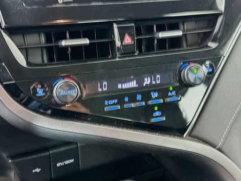 Used 2024 Toyota Camry SE image 22