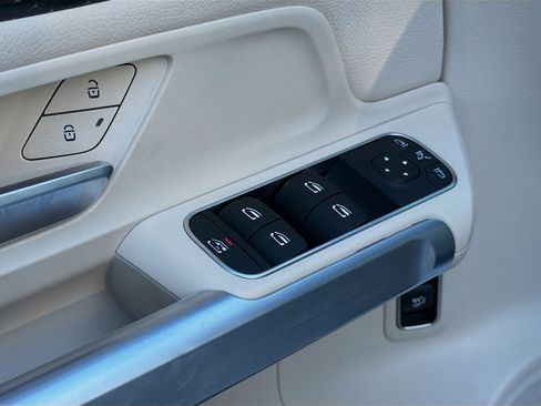 Used 2025 Mercedes-Benz GLB 250 image 21