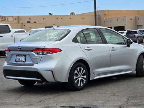 Used 2020 Toyota Corolla LE FWD image 4