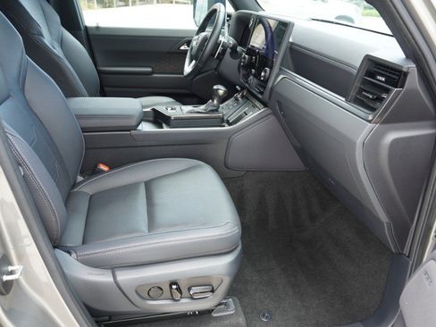 Used 2024 Lexus GX 550 AWD/4WD image 14