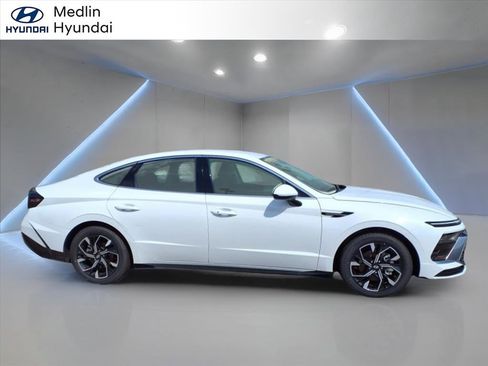 Used 2024 Hyundai Sonata SEL image 2