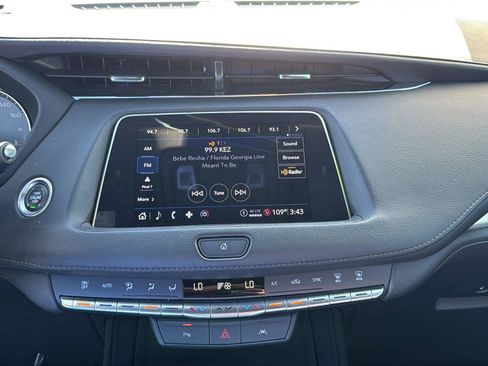 Used 2023 Cadillac XT4 Premium Luxury image 15