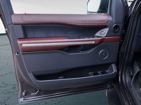 Used 2023 Ford Expedition Max Limited image 26