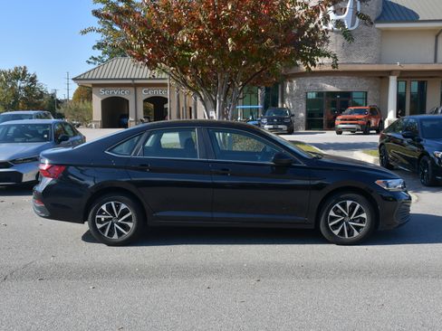 Used 2024 Volkswagen Jetta S image 5
