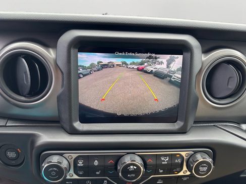 Used 2023 Jeep Wrangler Unlimited Sport AWD/4WD image 26