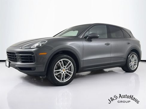 Used 2023 Porsche Cayenne AWD/4WD image 3