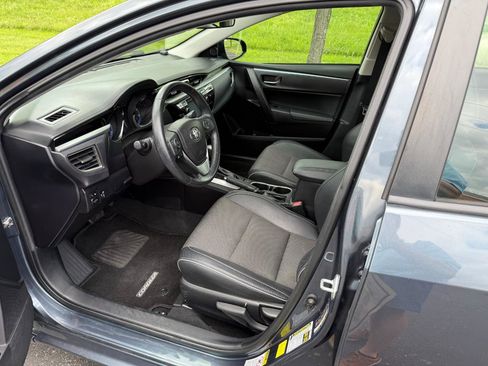 Used 2015 Toyota Corolla S image 9