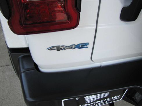 Used 2021 Jeep Wrangler Unlimited Sahara w/ Cold Weather Group image 30