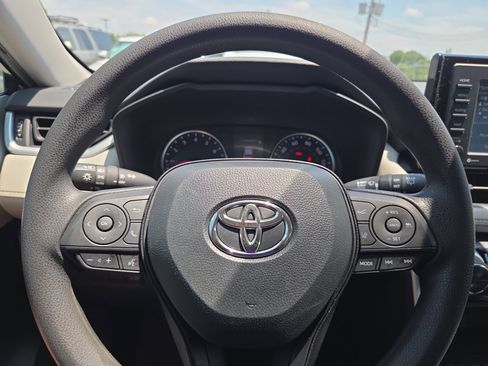 Used 2020 Toyota RAV4 XLE w/ Convenience Package AWD/4WD image 10