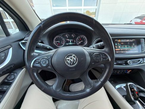 Used 2019 Buick Enclave Premium w/ Experience Buick Package FWD image 11