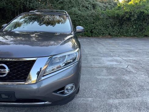 Used 2016 Nissan Pathfinder SV w/ SV Cold Weather Package image 15