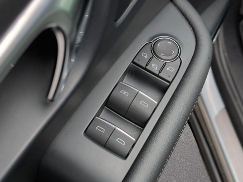 Used 2025 Buick Enclave Sport Touring FWD image 9
