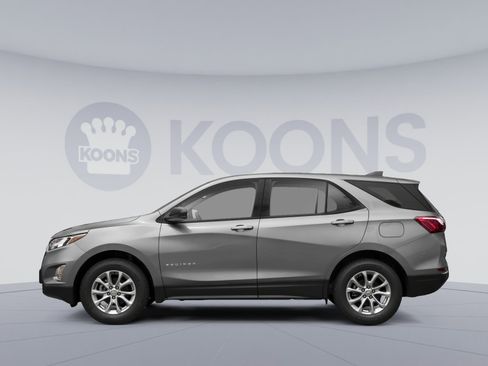 Used 2020 Chevrolet Equinox LS w/ LS Convenience Package FWD image 4
