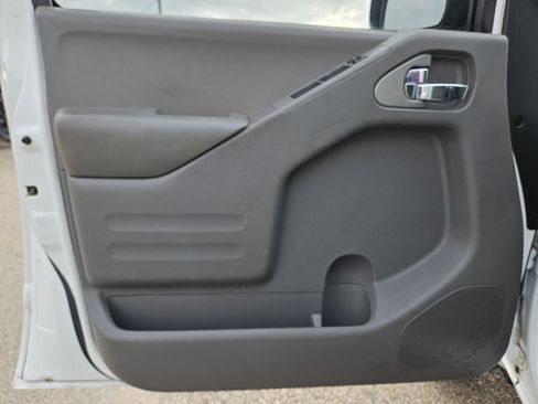 Used 2016 Nissan Frontier Desert Runner image 11