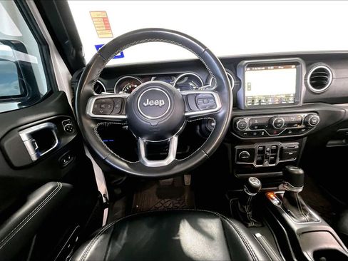 Used 2022 Jeep Wrangler Unlimited Sahara AWD/4WD image 14