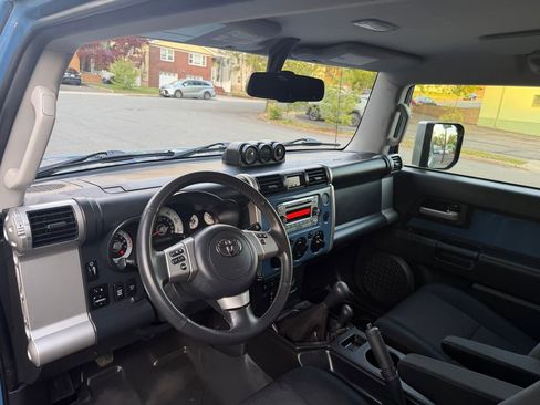 Used 2012 Toyota FJ Cruiser 4WD w/ Upgrade Pkg image 15