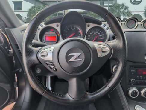 Used 2019 Nissan 370Z Coupe RWD image 13